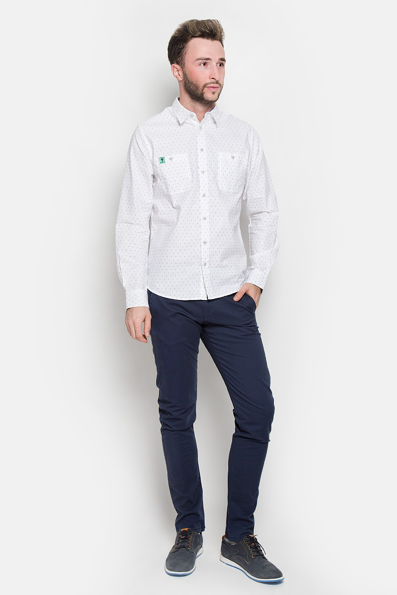 Брюки16051814_Navy Blazer Брюки16051814_Navy BlazerСтильные мужские брюки Selected Homme Antonio Banderas высочайшего качества, подходят большинству мужчин. Модель прямого кроя станет отличным дополнением к вашему современному образу. Брюки выполнены из плотного хлопка с добавлением эластана. На поясе модель застегивается на пуговицу и имеет ширинку на застежке-молнии, также имеются шлевки для ремня. Спереди модель оформлена двумя втачными карманами и одним небольшим секретным кармашком, сзади - двумя карманами. Эти модные и в тоже время комфортные брюки послужат отличным дополнением к вашему гардеробу. В них вы всегда будете чувствовать себя уютно и комфортно.