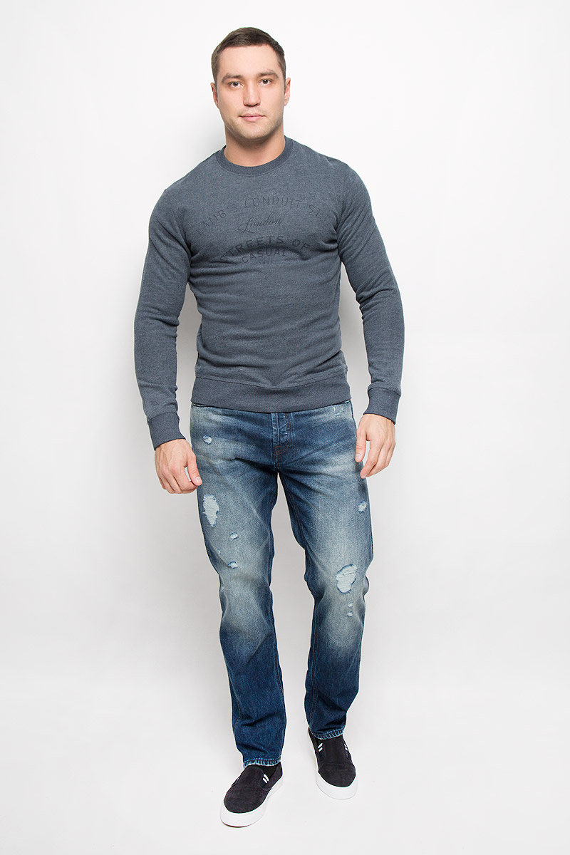 Свитшот16051414_Blueberry Свитшот16051414_BlueberryМужской свитшот Selected Homme Heritage, выполненный из хлопка с добавлением полиэстера, идеально подойдет для повседневной носки. Материал очень мягкий, тактильно приятный, не сковывает движения и хорошо пропускает воздух. Изнаночная сторона с небольшими петельками. Свитшот с круглым вырезом горловины и длинными рукавами оформлен принтовыми надписями. Вырез горловины и низ изделия дополнены трикотажной резинкой. На рукавах предусмотрены широкие манжеты. Современный дизайн и отличное качество делают этот свитшот стильным и практичным предметом мужской одежды. Такая модель подарит вам комфорт в течение всего дня!