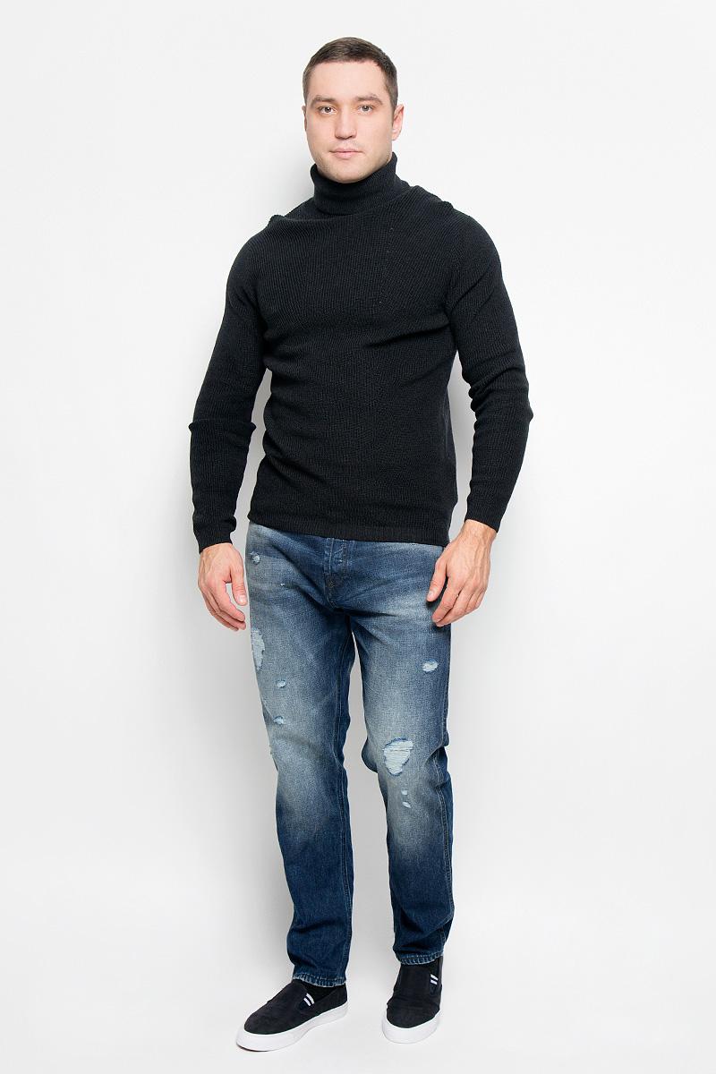 Свитер16052121_Dark Grey Melange Свитер16052121_Dark Grey MelangeОригинальный мужской свитер Selected Homme Identity, изготовленный из высококачественной пряжи из натурального хлопка, мягкий и приятный на ощупь, не сковывает движений и обеспечивает наибольший комфорт. Модель с воротником-гольф и длинными рукавами великолепно подойдет для создания современного образа в стиле Casual. Воротник, манжеты рукавов и низ изделия связаны резинкой. Этот свитер послужит отличным дополнением к вашему гардеробу. В нем вы всегда будете чувствовать себя уютно и комфортно в прохладную погоду.