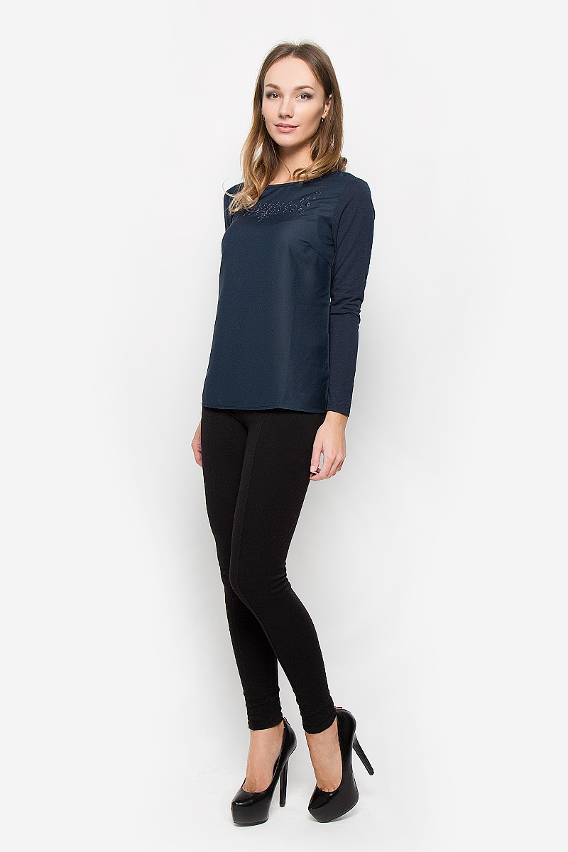 БлузкаTw-112/1110-6373 БлузкаTw-112/1110-6373Стильная женская блуза Sela Casual, выполненная из полиэстера с добавлением вискозы, подчеркнет ваш уникальный стиль и поможет создать оригинальный женственный образ. Блузка с длинными рукавами и круглым вырезом горловины имеет свободный крой. На груди расположена вышивка с декоративной перфорацией. Эта блузка будет дарить вам комфорт в течение всего дня и послужит замечательным дополнением к вашему гардеробу.