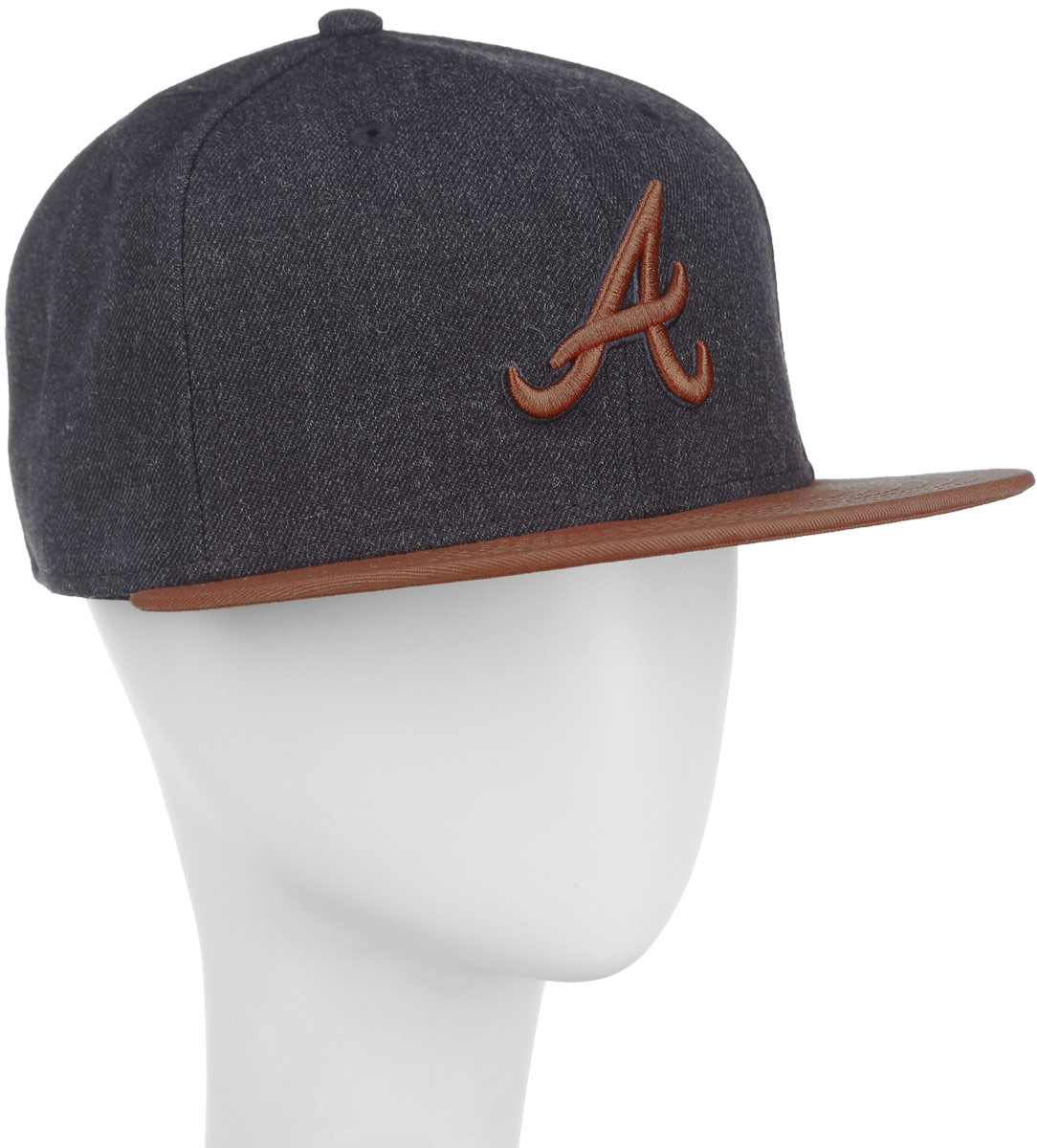 Бейсболка11210268-HNV Бейсболка11210268-HNVСтильная бейсболка New Era 59 Fifty Heather Pop выполненная из высококачественных материалов, идеально подойдет для прогулок, занятий спортом и отдыха. Изделие оформлено логотипом знаменитой бейсбольной команды Atlanta Braves и логотипом бренда New Era. Ничто не говорит о настоящем любителе путешествий больше, чем любимая кепка. Эта модель станет отличным аксессуаром и дополнит ваш повседневный образ.