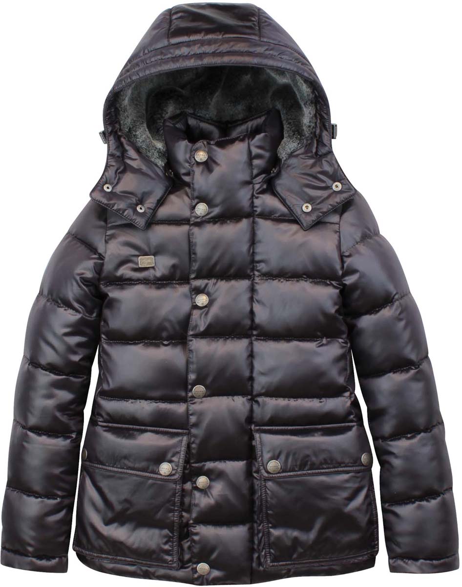 КурткаPUFWB-626-10126-102 КурткаPUFWB-626-10126-102Модная куртка для мальчика Pulka выполнена из полиэстера и нейлона. В качестве утеплителя используется полиэстер. Модель с воротником-стойкой и съемным капюшоном застегивается на застежку-молнию и дополнительно на ветрозащитный клапан с кнопками. Капюшон, с внутренней стороны оформленный искусственным мехом, пристегивается к куртке с помощью кнопок. Спереди куртка дополнена двумя накладными карманами с клапанами на кнопках, с внутренней стороны - прорезным карманом на застежке-молнии. Рукава дополнены внутренними манжетами на резинках. Нижняя часть модели и область талии с внутренней стороны регулируются с помощью эластичных шнурков со стопперами.