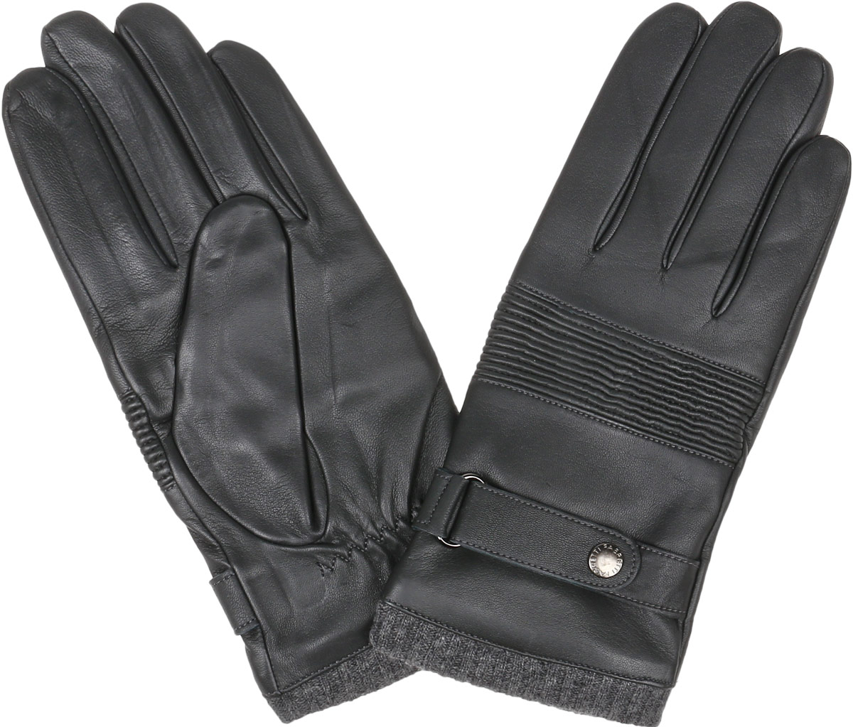 Перчатки12.50-1 black Перчатки12.50-1 blackСтильные мужские перчатки Fabretti не только защитят ваши руки, но и станут великолепным украшением. Перчатки выполнены из натуральной кожи ягненка, а их подкладка - из высококачественной шерсти с добавлением кашемира. Модель дополнена небольшим хлястиком на кнопке на запястье, пропущенным через металлическую шлевку. Изделие имеет строчки-стежки на запястье, которые придают большее удобство при носке, также верхняя сторона перчаток дополнена эластичной резинкой, собранной в гармошку. Манжеты модели выполнены из вязанной резинки. Стильный аксессуар для повседневного образа.