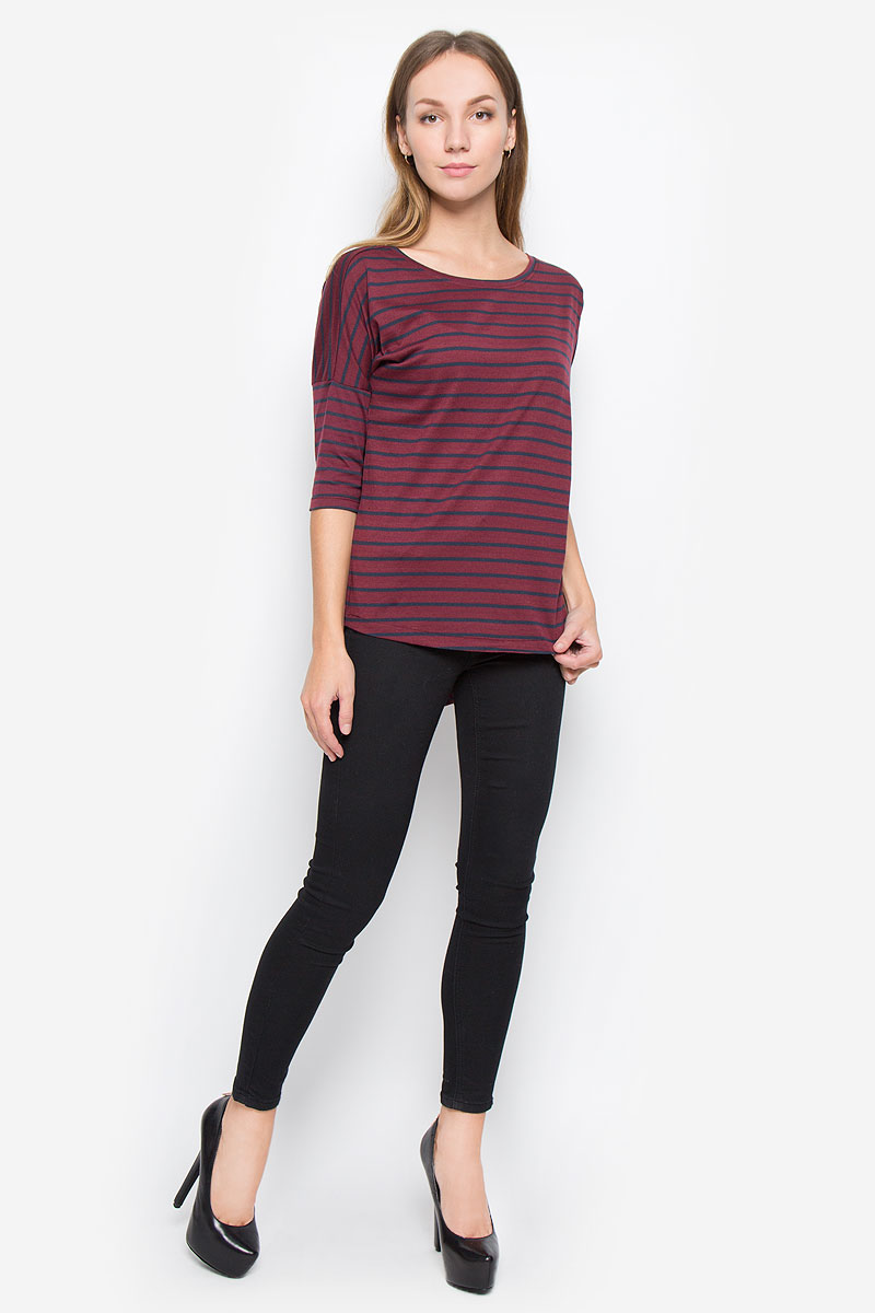 ЛонгсливB216511_Merlot Striped ЛонгсливB216511_Merlot StripedЖенский лонгслив Baon выполнен из полиэстера и хлопка. Изделие с круглым вырезом горловины и рукавами 3/4 со спущенной линией плеча оформлено принтом в полоску. Спинка модели удлинена.