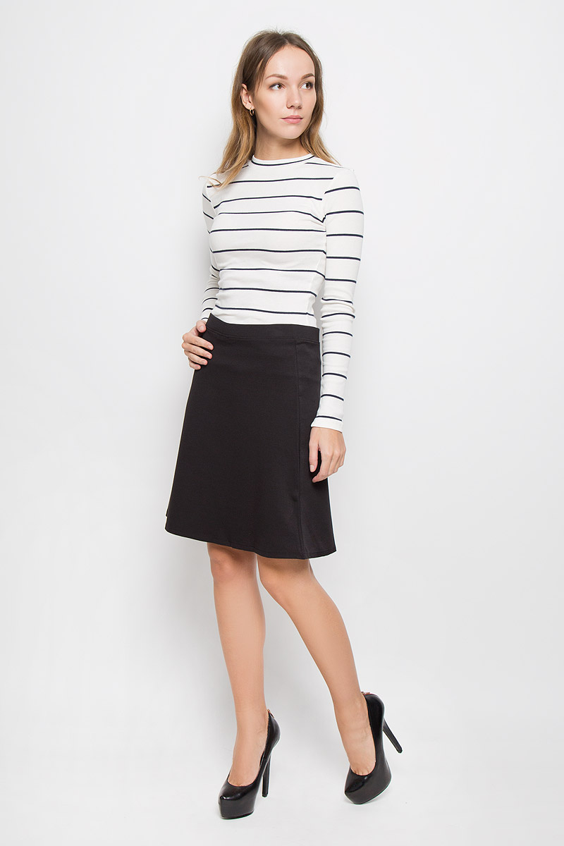 Юбка5513330.00.75_2999 Юбка5513330.00.75_2999Юбка Tom Tailor Contemporary изготовлена из вискозы с добавлением полиэстера и эластана. Модель трапециевидного кроя дополнена в поясе широкой резинкой.