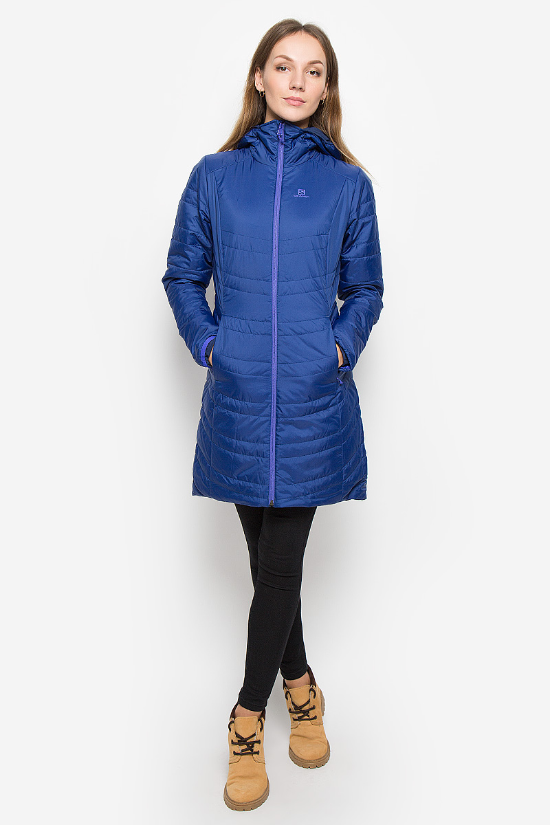 КурткаL38240000 КурткаL38240000Стильная двусторонняя женская куртка Drifter Long Hoodie от Salomon изготовлена из высококачественного полиэстера с подкладкой из нейлона и эластана. Куртка позволяет вам адаптироваться к любым условиям и менять свой стиль в зависимости от настроения. Благодаря технологии Advanced Skin Warm материал защитит от проникновение ветра. Утеплитель PrimaLoft Insulation ECO хорошо пропускает воздух, мало весит и сохраняет тепло. Куртка с несъемным капюшоном застегивается на застежку-молнию. Спереди по бокам капюшон присборен на резинки. Модель имеет втачные карманы на застежках-молниях.