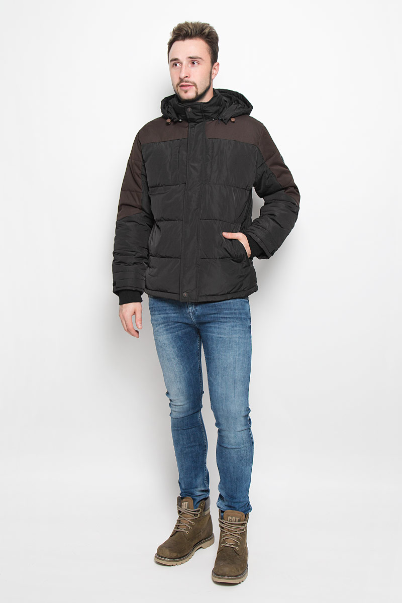 КурткаB536540_MINK КурткаB536540_MINKСтильная мужская куртка Baon изготовлена из высококачественного полиэстера. В качестве утеплителя используется полиэстер. Куртка с воротником-стойкой и съемным капюшоном застегивается на застежку-молнию и дополнительно на ветрозащитный клапана с кнопками. Капюшон пристегивается к куртке с помощью застежки-молнии. Спереди имеются четыре прорезных кармана на застежках-молниях, с внутренней стороны - прорезной карман на застежке-молнии. Капюшон оснащен эластичными шнурками со стопперами. Манжеты рукавов дополнены трикотажными напульсниками и хлястиками с липучками. Нижняя часть модели регулируется с помощью эластичного шнурка со стоппером.