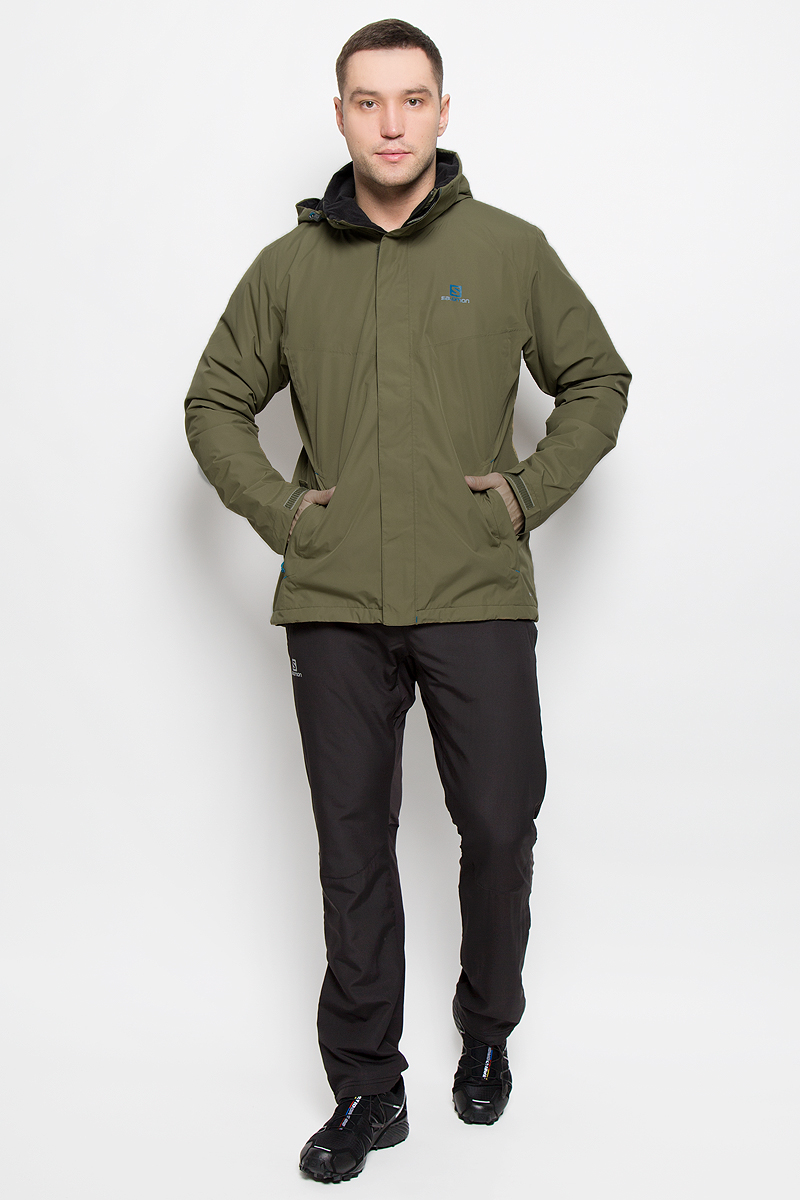 КурткаL38217400 КурткаL38217400Мужская куртка Salomon Elemental Insulated с длинными рукавами и воротником-стойкой, трансформирующимся в капюшон, выполнена из прочного полиэстера. Наполнитель - синтепон. Подкладка выполнена из нейлона. Благодаря материалу Advanced Skin Dry такая модель защитит вас от дождя и ветра. Капюшон при необходимости можно свернуть и спрятать в специальный клапан на воротнике, где он фиксируется при помощи липучки. Куртка застегивается на застежку-молнию спереди и имеет ветрозащитный клапан на липучках. Манжеты рукавов дополнены хлястиками на липучках. Изделие оснащено двумя втачными карманами на застежках-молниях спереди, а также внутренним втачным карманом на молнии. Низ изделия дополнен шнурком-кулиской, объем капюшона также регулируется при помощи шнурка-кулиски.