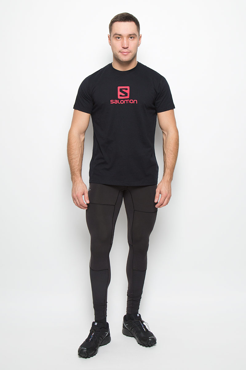 ФутболкаL38213800 ФутболкаL38213800Мужская футболка Logo SS Cotton Tee от Salomon поможет создать отличный современный образ. Модель, изготовленная из натурального хлопка, очень мягкая, тактильно приятная, не сковывает движения и позволяет коже дышать. Футболка с круглым вырезом горловины и короткими рукавами оформлена спереди логотипом и названием бренда.