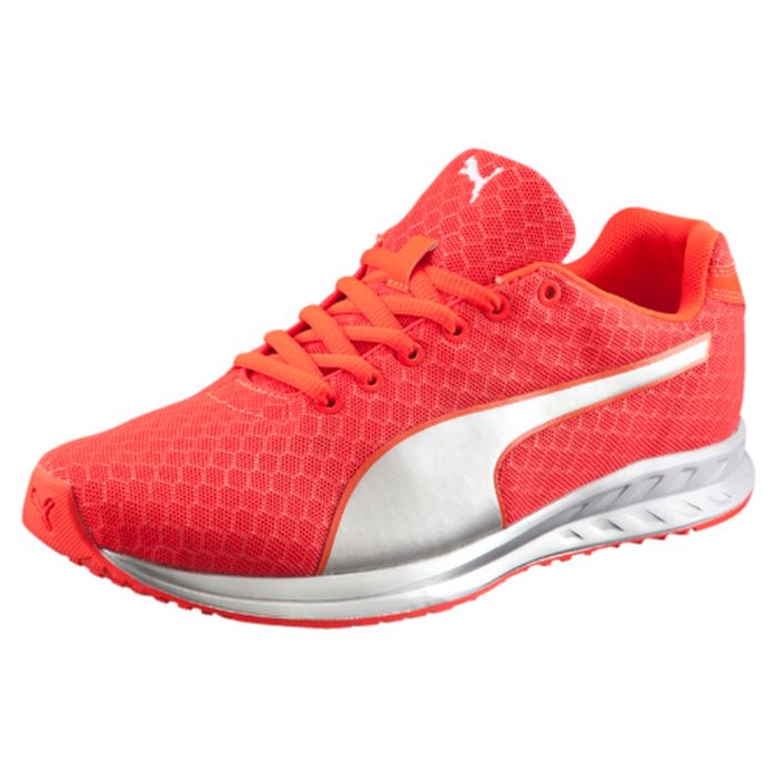 Кроссовки18904201 Кроссовки18904201Кроссовки Puma Burst Metal Wn s выполнены из сетчатого текстиля и оформлены фирменной нашивкой из ПВХ. На ноге модель фиксируется с помощью шнурков. Мягкий кант создает комфорт при ходьбе и предотвращают натирание ноги. Внутренняя поверхность выполнена из текстиля, который обеспечит воздухообмен. Стелька выполнена из мягкого ЭВА-материала с текстильной поверхностью. Подошва изготовлена из высококачественной резины и дополнена протектором, который гарантирует отличное сцепление с любой поверхностью.