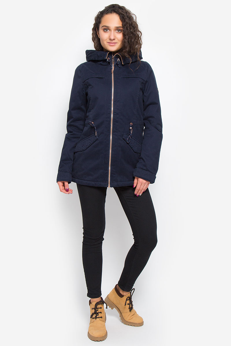 Парка655116-5114 Парка655116-5114Стильная женская парка ONeill Aw Comfort Jacket с наполнителем из полиэстера согреет вас в прохладную погоду и позволит выделиться из толпы. Модель прямого кроя с длинными рукавами и воротником-капюшоном застегивается на застежку- молнию и оснащена внутренним ветрозащитным клапаном. Изделие дополнено спереди двумя прорезными карманами с клапанами на кнопках. На талии парка затягивается на шнурок-кулиску. Объем капюшона также регулируются при помощи шнурка-кулиски. Манжеты рукавов дополнены хлястиками на пуговицах. Такая стильная парка станет прекрасным дополнением к вашему гардеробу, она подарит вам комфорт и тепло.