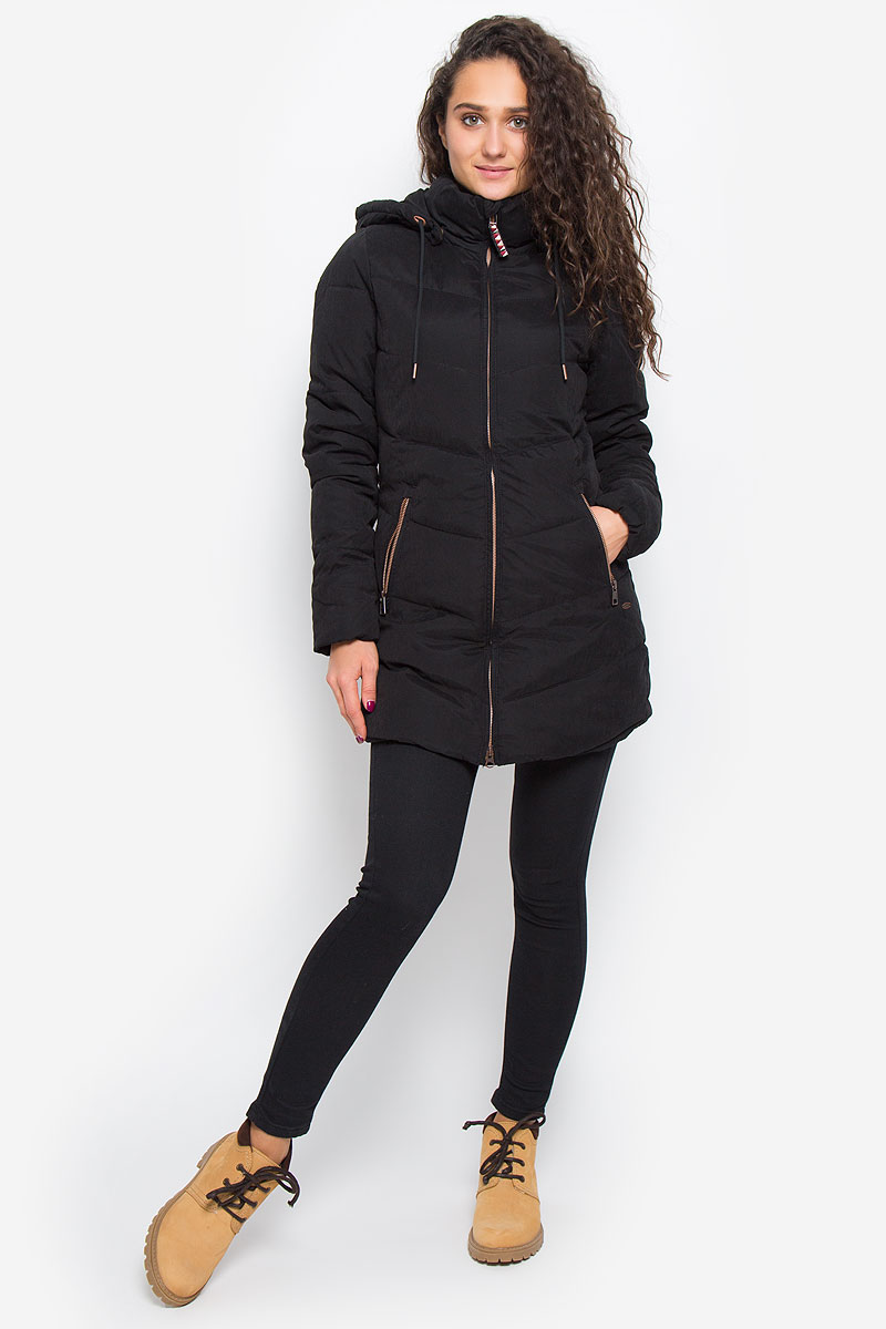 Куртка656002-9010 Куртка656002-9010Стильная женская куртка ONeill Lw Control Jacket с наполнителем из полиэстера согреет вас в прохладную погоду и позволит выделиться из толпы. Модель прямого кроя с длинными рукавами, воротником-стойкой и капюшоном застегивается на застежку-молнию и оснащена внутренним ветрозащитным клапаном. Капюшон пристегивается к куртке при помощи металлических кнопок и регулируется шнурком. Изделие дополнено спереди двумя прорезными карманами на застежках-молниях. Манжеты рукавов дополнены эластичными мягкими резинками. Такая стильная куртка станет прекрасным дополнением к вашему гардеробу, она подарит вам комфорт и тепло.