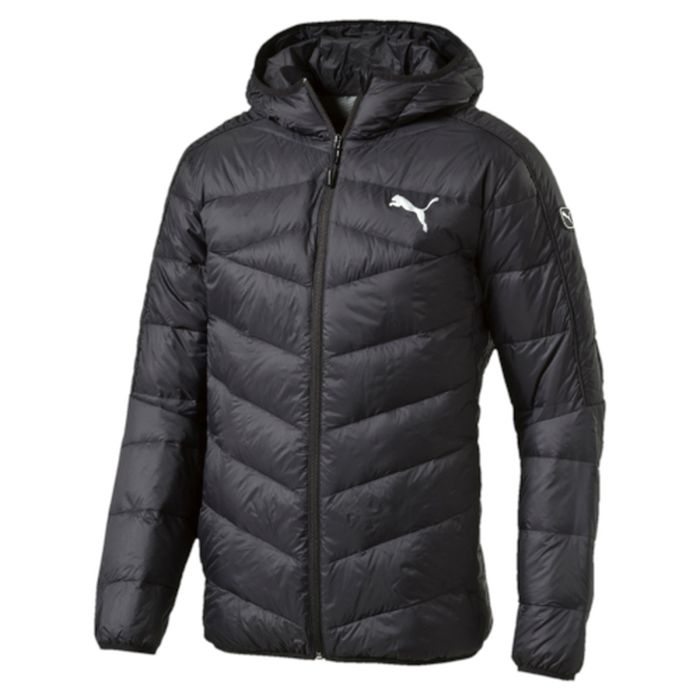 Куртка838651_01 Куртка838651_01Стильная и теплая куртка Puma Active 650 Goose Down Jacket прекрасно подходит для тренировок на свежем воздухе. Ветрозащитный клапан с защитой подбородка, светоотражающий бегунок на молнии. Модель декорирована логотипом PUMA, нанесенным методом глянцевой печати, а также силиконовой эмблемой PUMA. Она изготовлена по технологии warmCELL, обеспечивающей отличное сохранение тепла и способствующей естественной терморегуляции. Среди других отличительных особенностей модели - ветрозащитный клапан и наращенный спереди ворот, надежно закрывающий шею и подбородок, язычки застежек-молний из светоотражающего материала, боковые карманы на молнии, капюшон с эластичными завязками, отделка эластичным материалом манжет и подола, петля для вешалки, светоотражающая вставка сзади в пройме с обозначением использования материала Keep Heat, внутренний карман для электронных устройств с прорезиненной петлицей и эластичной петлей для регулировки длины провода наушников, висячий ярлык с указанием состава...