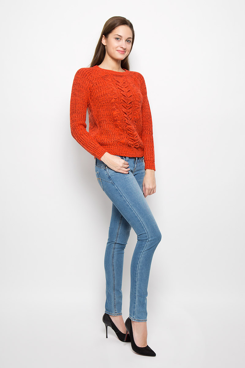 Джемпер10157980_Grenadine Джемпер10157980_GrenadineМодный женский джемпер Vero Moda, изготовленный из акрила, приятный на ощупь, не сковывает движений и обеспечивает комфорт. Модель с круглым вырезом горловины и длинными рукавами-реглан оформлена оригинальным вязаным узором. Горловина, манжеты рукавов и низ джемпера связаны резинкой.
