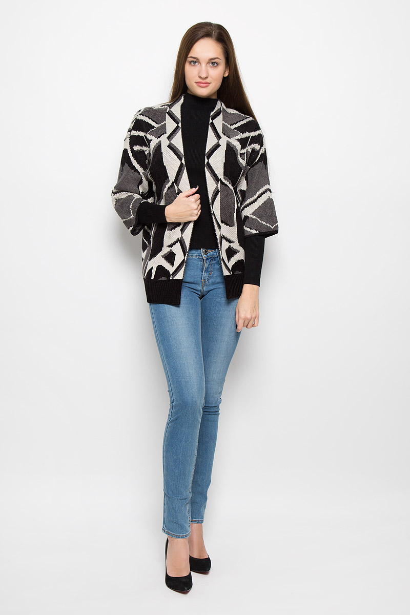 Кардиган10161475_Black Кардиган10161475_BlackСтильный женский кардиган Vero Moda, выполненный из акрила с добавлением шерсти, подчеркнет ваш уникальный стиль и поможет создать оригинальный женственный образ. Модель с рукавами 3/4 оформлена оригинальным принтом. Кардиган не имеет застежек, благодаря чему красиво и элегантно драпируется. Нижняя часть модели связана резинкой.