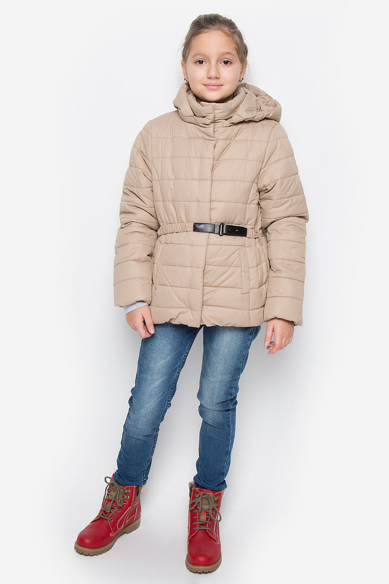 КурткаCp-626/630-6312 КурткаCp-626/630-6312Модная куртка Sela выполнена из 100% полиэстера. В качестве утеплителя используется 100% полиэстер. Модель с воротником-стойкой и съемным капюшоном застегивается на кнопки по всей длине. Капюшон пристегивается к куртке с помощью застежки-молнии. Края капюшона присборены на резинку. Спереди куртка дополнена двумя прорезными карманами на кнопках. Манжеты рукавов оснащены трикотажными напульсниками. Нижняя часть модели присборена на эластичную резинку. Куртка дополнена эластичным ремешком на талии.