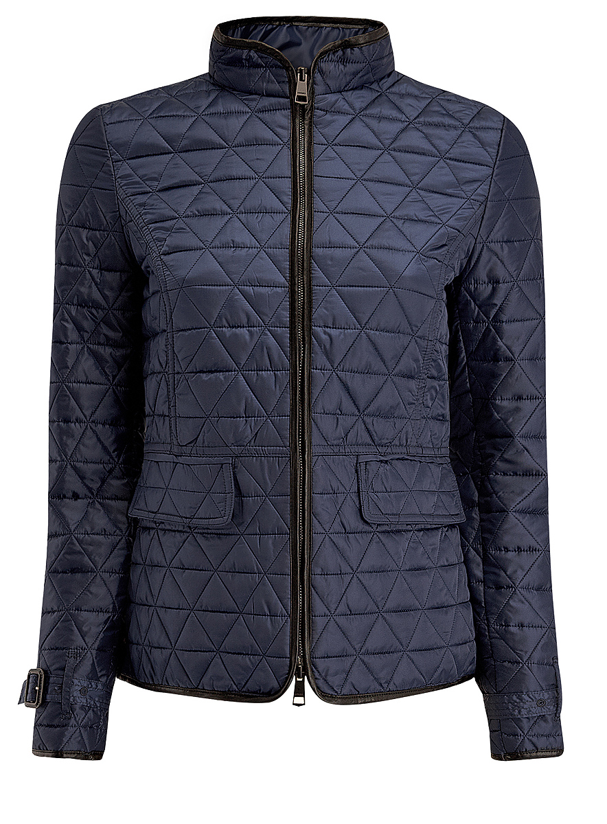 Куртка28304006/43618/7900N Куртка28304006/43618/7900NЖенская куртка oodji Collection выполнена из 100% полиэстера. В качестве подкладки и наполнителя также используется полиэстер. Модель с воротником-стойкой застегивается на застежку-молнию с двумя бегунками и имеет внутреннюю ветрозащитную планку. Объем по низу рукава регулируется за счет ремешка с пряжкой. В среднем шве спинки расположена небольшая шлица. Спереди расположены два прорезных кармана с клапанами. Куртка декорирована элементами из искусственной кожи.