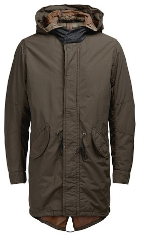 Парка12107941_Black Olive Парка12107941_Black OliveМужская парка Jack & Jones выполнена из хлопка с добавлением нейлона. Наполнитель - синтепон. Парка имеет двойную подкладку. Модель с длинными рукавами и съемным капюшоном на застежке-молнии и пуговицах застегивается на застежку-молнию спереди и имеет ветрозащитный клапан на кнопках. Изделие дополнено двумя втачными карманами с клапанами на кнопках спереди и внутренним втачным карманом на пуговице. Обхват манжет регулируется при помощи кнопок.