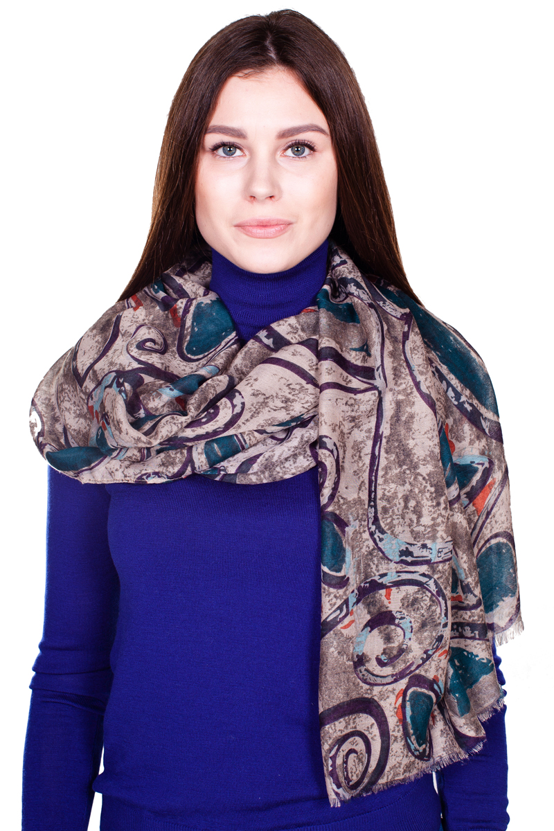 ПалантинYY-21664-2 ПалантинYY-21664-2Стильный женский палантин Sophie Ramage станет великолепным завершением любого наряда. Палантин изготовлен из модала и шерсти, и оформлен нежным принтом. По краям модель дополнена неширокой бахромой. Изящный палантин поможет вам создать изысканный женственный образ, а также согреет в непогоду.