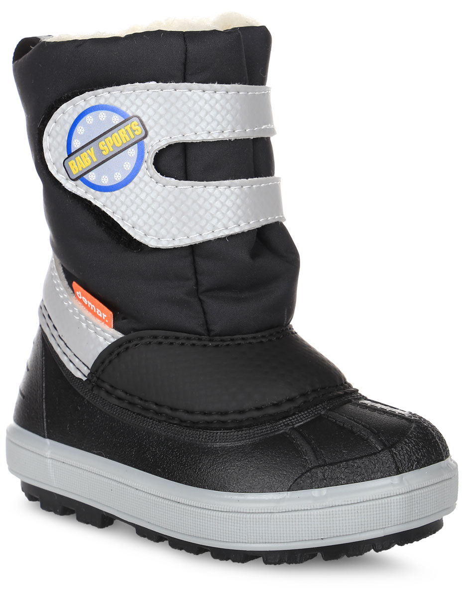 Дутики1506 Дутики1506Дутики детские Baby Sports от Demar выполнены из водонепроницаемого текстиля со вставками из искусственной кожи и резины. Модель дополнена светоотражающими элементами. На голенище расположен ремешок на застежке-липучке, при помощи которого регулируется объем. Подкладка и стелька изготовлены из комбинации текстиля, шерсти, войлока и фетра. Подошва из термопластичной резины оснащена рифлением.