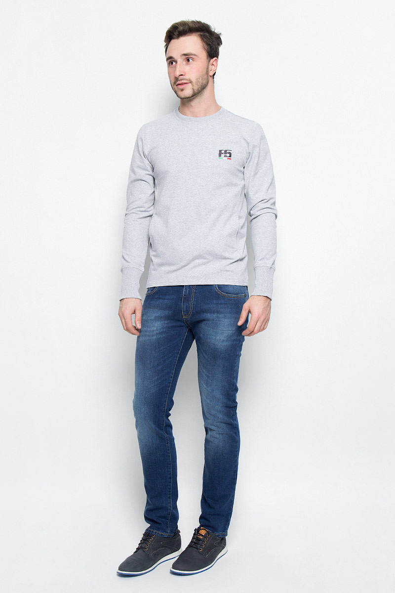 Джинсы265030_09621_Blue denim Davus str., w.medium Джинсы265030_09621_Blue denim Davus str., w.mediumМужские джинсы F5 выполнены из высококачественного эластичного хлопка. Джинсы прямого кроя и стандартной посадки застегиваются на пуговицу в поясе и ширинку на застежке-молнии, дополнены шлевками для ремня. Джинсы имеют классический пятикарманный крой: спереди модель дополнена двумя втачными карманами и одним маленьким накладным кармашком, а сзади - двумя накладными карманами. Джинсы украшены декоративными потертостями и перманентными складками.
