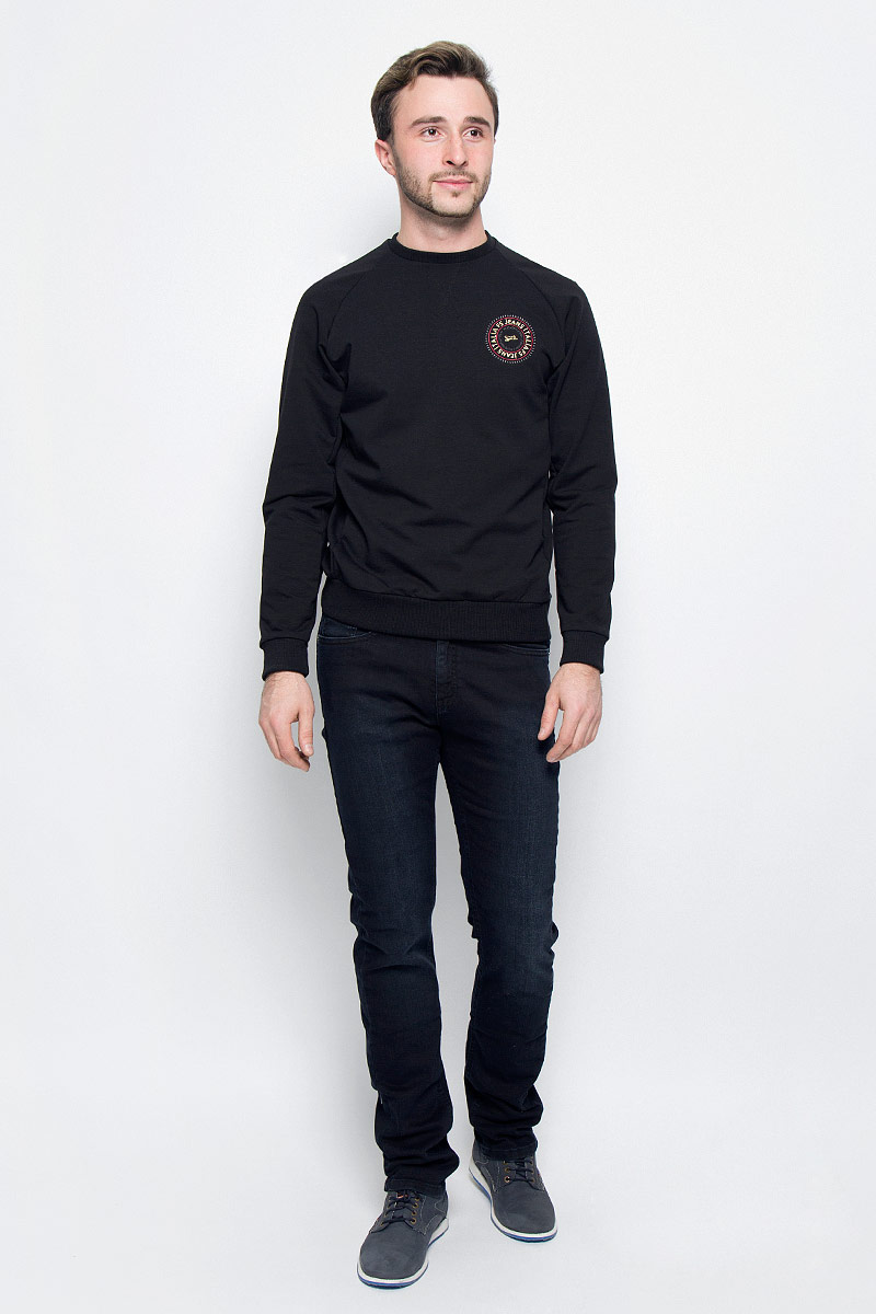 Джинсы265040_09348_Black denim Crni str., w.medium Джинсы265040_09348_Black denim Crni str., w.mediumМужские джинсы F5 выполнены из высококачественного эластичного хлопка. Джинсы-слим стандартной посадки застегиваются на пуговицу в поясе и ширинку на застежке-молнии, дополнены шлевками для ремня. Джинсы имеют классический пятикарманный крой: спереди модель дополнена двумя втачными карманами и одним маленьким накладным кармашком, а сзади - двумя накладными карманами. Джинсы украшены небольшими декоративными потертостями.