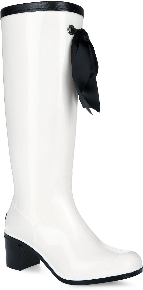 Резиновые сапогиG78/Black&Blue_warm Резиновые сапогиG78/Black&Blue_warmРезиновые сапоги на каблуке от Boomboots выполнены из поливинилхлорида. Цельнолитая модель полностью герметична. Подкладка и стелька изготовлены из мягкого ворсина. Верх голенища декорирован атласным бантом и дополнен окантовкой из искусственной кожи контрастного цвета. Модель на застежке-молнии. Задник декорирован логотипом бренда. Подошва оснащена рифлением.