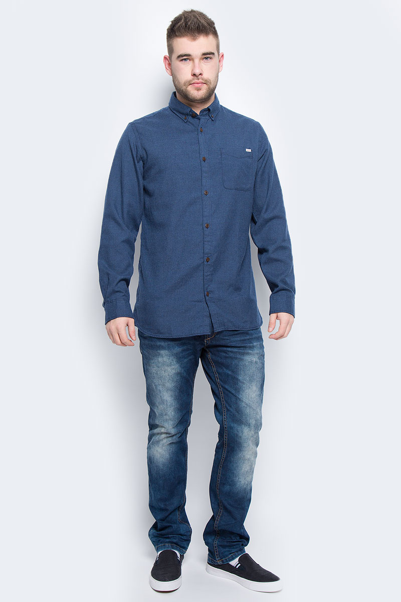 Рубашка12113437_Grey Melange Рубашка12113437_Grey MelangeМужская рубашка Jack & Jones выполнена из полиэстера с добавлением вискозы. Рубашка с длинными рукавами и отложным воротником застегивается на пуговицы спереди. Манжеты рукавов также застегиваются на пуговицы. На груди расположен накладной карман.