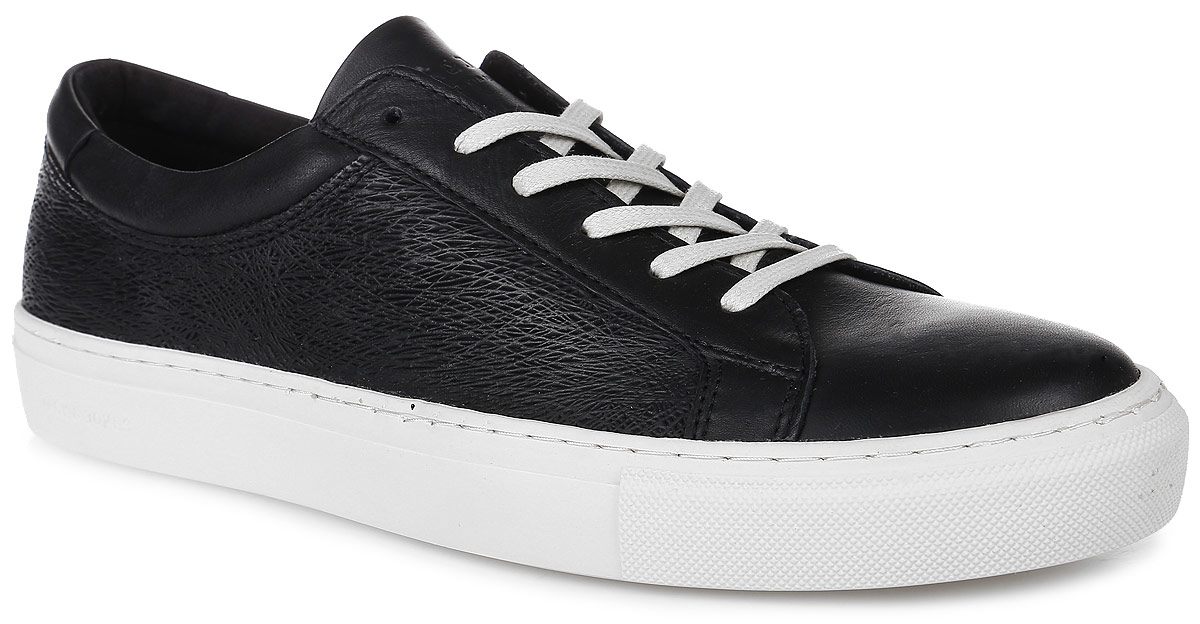 Кеды12110534 Кеды12110534Кеды от Jack & Jones выполнены из фактурной натуральной кожи. Модель на классической шнуровке. Язычок и оформлен тиснением в виде логотипа бренда. Подкладка и стелька изготовлены из текстиля. Резиновая подошва оснащена рифлением.