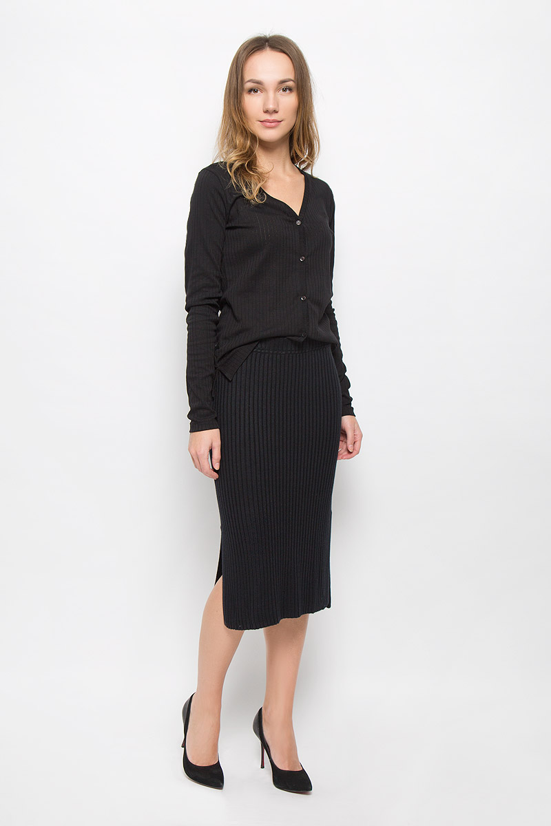 Юбка5513364.00.75_2730 Юбка5513364.00.75_2730Стильная юбка Tom Tailor Contemporary изготовлена из вискозы с добавлением полиамида. Юбка-карандаш с эластичным поясом дополнена двумя разрезами по бокам.