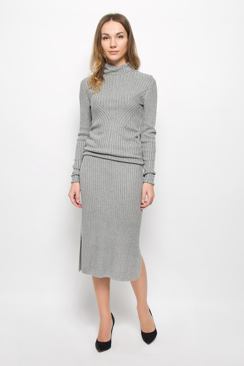 Юбка5513364.00.75_2730 Юбка5513364.00.75_2730Стильная юбка Tom Tailor Contemporary изготовлена из вискозы с добавлением полиамида. Юбка-карандаш с эластичным поясом дополнена двумя разрезами по бокам.