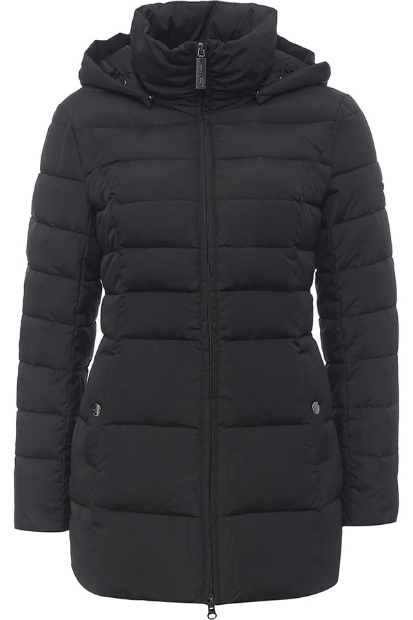 КурткаW16-11025_200 КурткаW16-11025_200Женская куртка Finn Flare выполнена из ветрозащитного и водостойкого материала с утеплителем из полиэстера. Модель с воротником-стойкой и съемным капюшоном застегивается на молнию с ветрозащитной планкой. Капюшон, дополненный по краю эластичным шнурком со стопперами, пристегивается к куртке с помощью кнопок. Спереди расположены два втачных кармана на кнопках. Изделие украшено фирменной металлической пластиной с названием бренда.