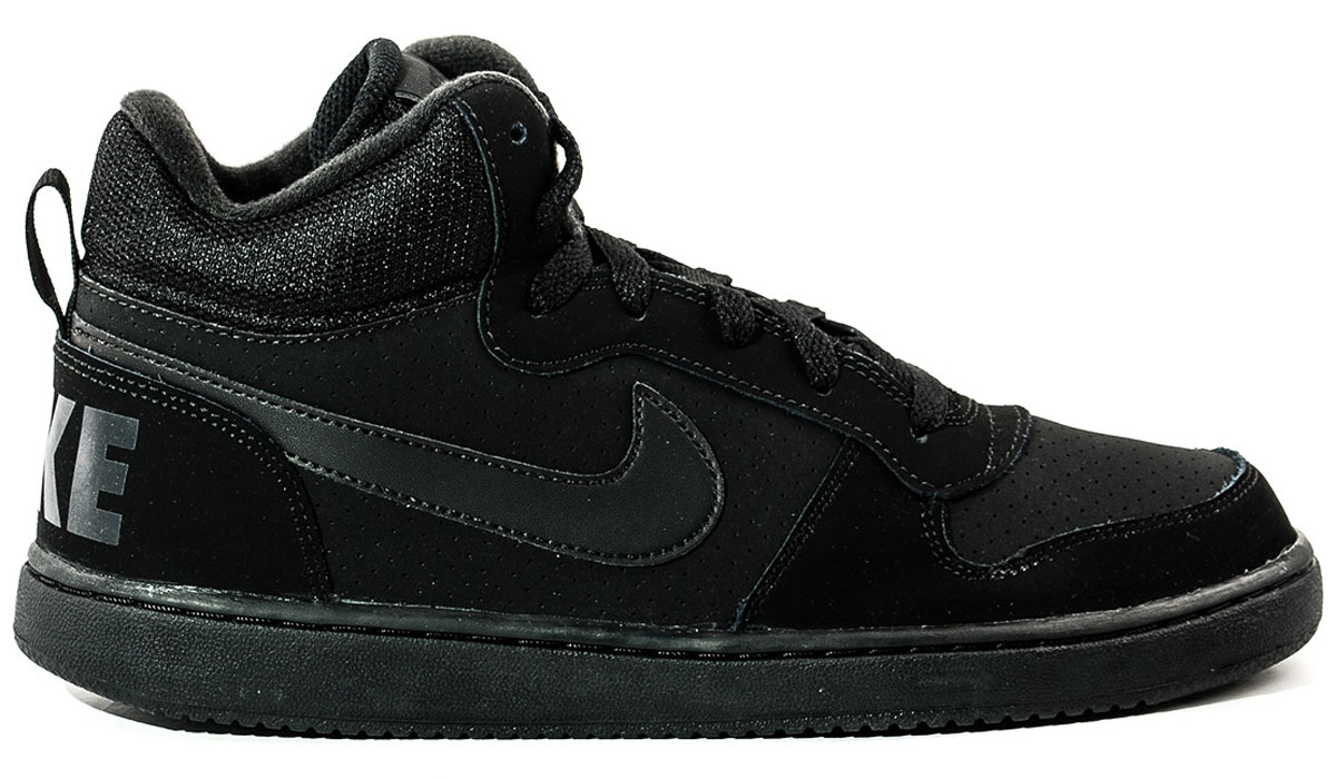 Кеды839977-001 Кеды839977-001Высокие детские кеды Recreation Mid от Nike выполнены из натуральной кожи, оформленной перфорацией, и текстиля. Внутренняя поверхность и стелька из текстиля комфортны при движении. Шнуровка надежно зафиксирует модель на ноге. Резиновая подошва типа Cupsole усиливает поддержку и сцепление с поверхностью.