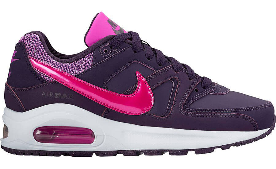 Кроссовки844355-551 Кроссовки844355-551Кроссовки для девочки Air Max Command Flex Leather от Nike, выполненные из натуральной и искусственной кожи, дополнены вставками из текстиля. Внутренняя поверхность и стелька из текстиля комфортны при движении. Шнуровка надежно зафиксирует модель на ноге. Особая полиуретановая промежуточная подошва оснащена системой Air-Sole в пятке для максимальной защиты от ударных нагрузок и амортизации. Износостойкая резиновая подошва с вафельным дизайном протектора способствует сцеплению с поверхностью.