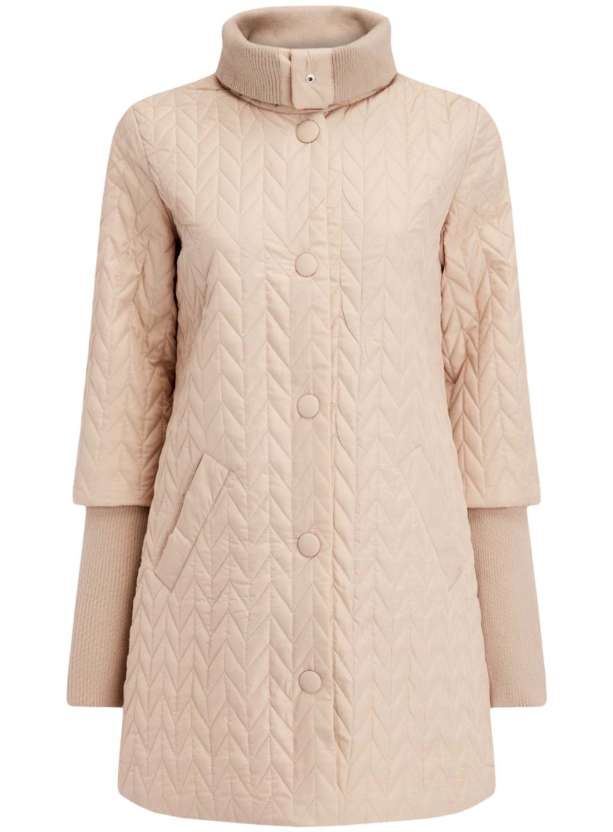 Пальто28303004/46003/3300N Пальто28303004/46003/3300NЖенское пальто oodji Collection выполнено из 100% полиэстера. В качестве подкладки и утеплителя также используется полиэстер. Модель с воротником-гольф застегивается на застежку-молнию и имеет ветрозащитную планку на кнопках. Внутренняя часть воротника дополнена вставкой из эластичного материала. Рукава имеют длинные трикотажные манжеты. Спереди расположено два прорезных кармана.
