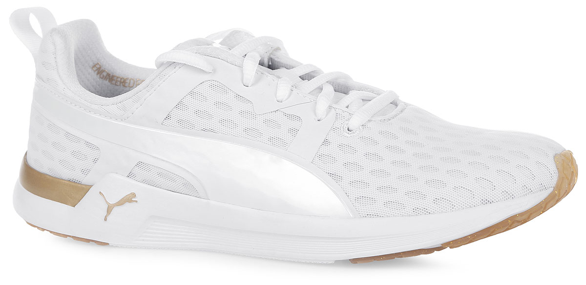 Кроссовки18897101 Кроссовки18897101Новые кроссовки Puma Pulse XT v2 Gold, разработанные специально для женщин - самая смелая и динамичная модель для прекрасного пола. В них так и хочется бежать быстрее, повышать нагрузки, открывая новые возможности своего организма. Эта сверхэластичная и сверхлегкая модель предназначена для функциональных тренировок высокой степени интенсивности и для занятий фитнесом в любых условиях. Благодаря современным материалам верха, придающим модели оригинальный и стильный облик, эти кроссовки буквально дышат. Классическая шнуровка надежно фиксирует изделие на ноге. Кроссовки отличаются новаторской резиновой внешней подошвой, сверкающей золотыми искрами. Оптимальная воздухопроницаемость, комфорт, эластичность и идеальная посадка - отличный вариант для активных девушек.