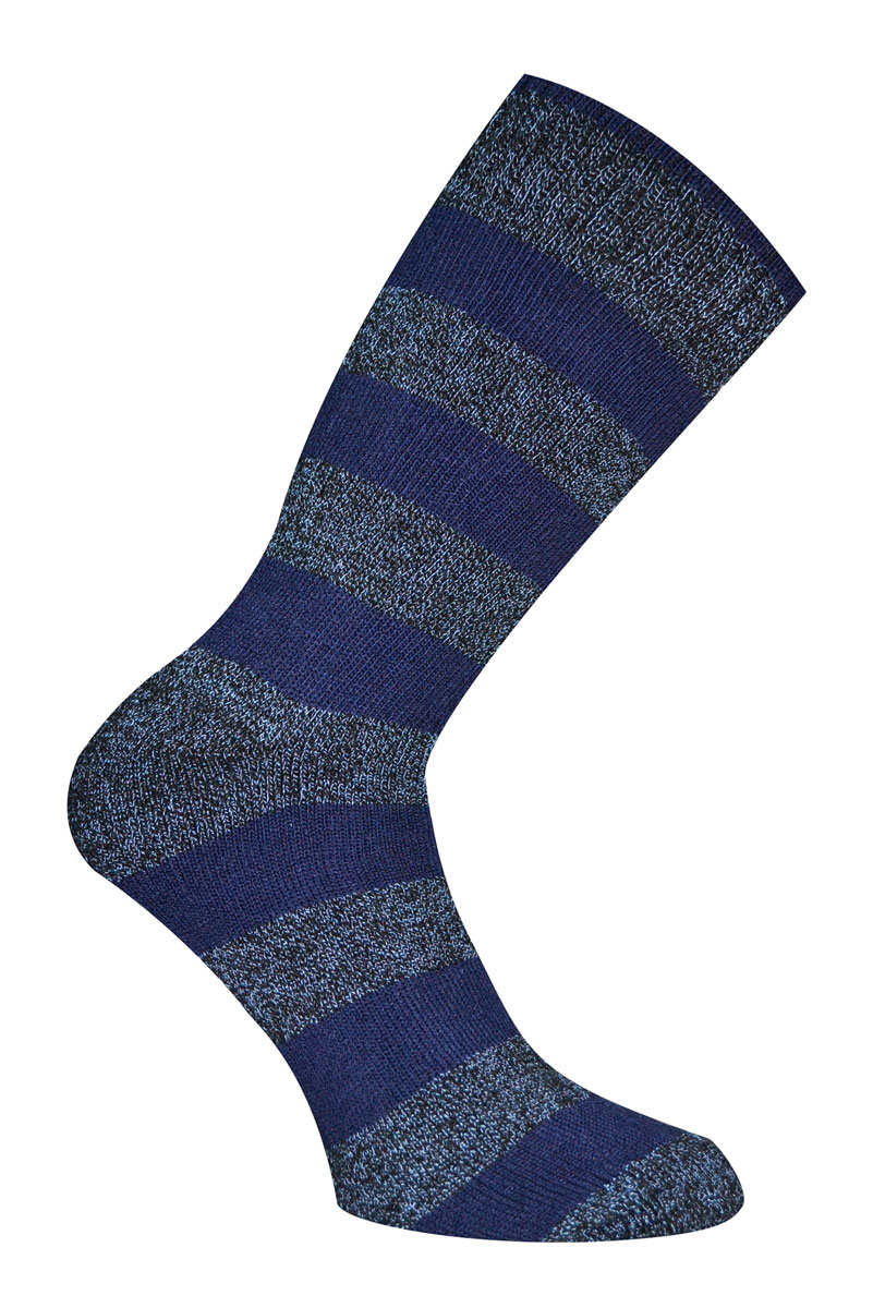 Носки88422 Носки88422Носки Master Socks Active Lifestyle изготовлены из полиакриловых нитей, натурального хлопка, полиамида и эластана, которые обеспечивает отличную посадку. Модель с удлиненным паголенком оформлена вязаным принтом. Эластичная резинка плотно облегает ногу, не сдавливая ее, обеспечивает удобство.
