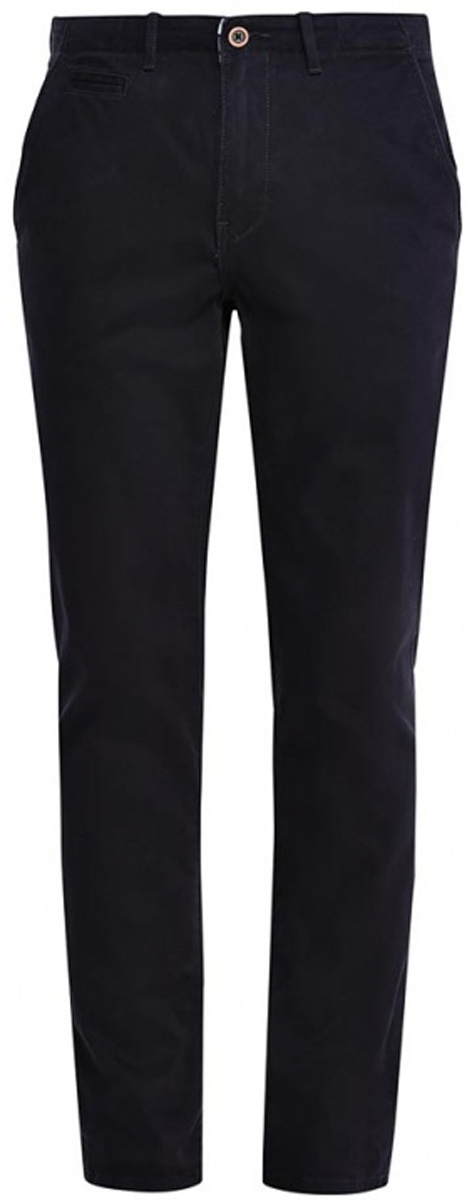 БрюкиW14LCF124 БрюкиW14LCF124Мужские брюки-чинос Wrangler прямого кроя и стандартной посадки изготовлены из эластичного хлопка. Брюки застегиваются на ширинку на застежке-молнии и пуговицу на поясе. Изделие оснащено двумя втачными карманами спереди и двумя втачными карманами на пуговицах сзади. Брюки дополнены шлевками для ремня.