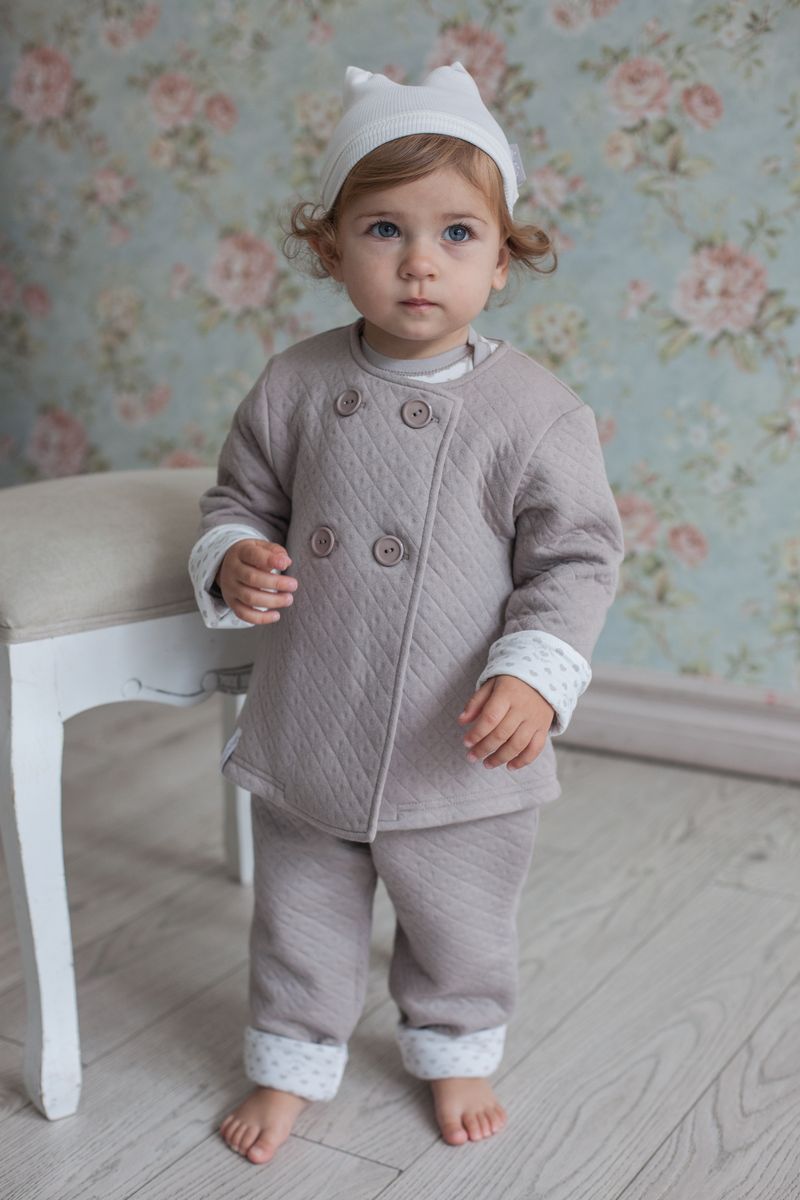 Жакет33-16 Жакет33-16В кофточке от Lucky Child собраны все самые лучшие качества одежды Lucky Child. Лаконичный дизайн, аккуратные швы, дорогой материал и стильные детали. Кофточка из коллекции Дуэт позволяет надеть под низ водолазку или футболку. Для похода в гости наденьте под низ платье и самые красивые носочки с рюшами.