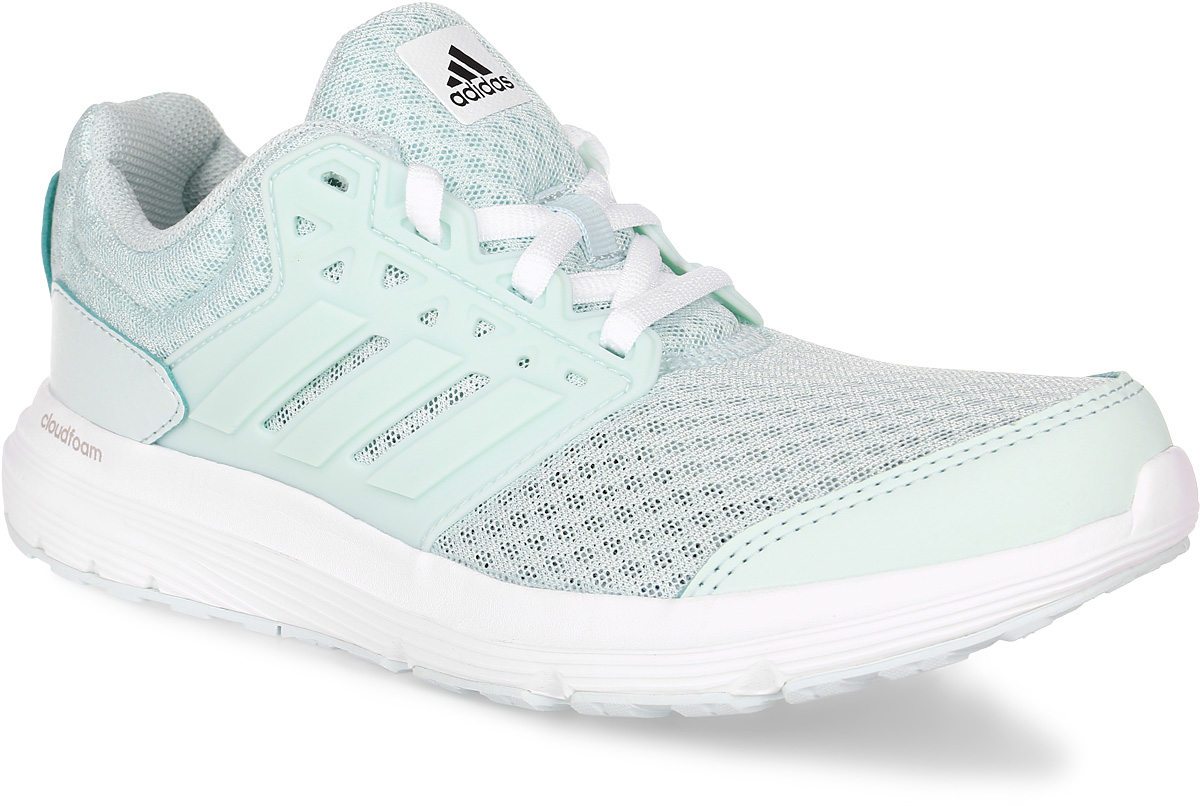 КроссовкиAQ6559 КроссовкиAQ6559В кроссовках Galaxy 3 от adidas с широкой колодкой вы уверенно преодолеете любые расстояния. Сетчатый верх и дышащая сетчатая подкладка хорошо вентилируют стопу. Проклеенные синтетические вставки обеспечивают дополнительную поддержку. Промежуточная подошва Cloudfoam обеспечивает поглощение ударных нагрузок и комфортную посадку без разнашивания. Прочная подметка прослужит долгое время. Литой термополиуретановый каркас Fitframe обеспечивает отличную устойчивость пятки. Исключительно износостойкая подошва Adiwear гарантирует идеальное сцепление с любыми поверхностями.