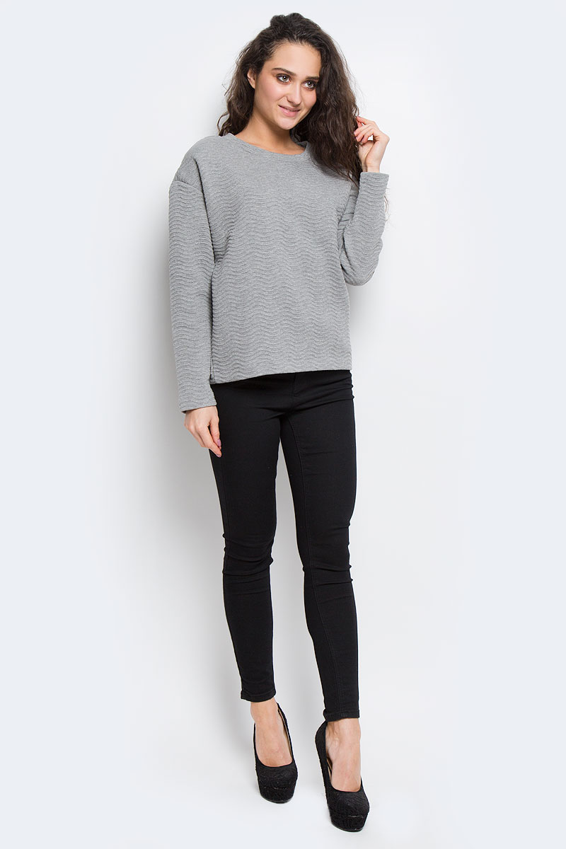 Свитшот16053363_Medium Grey Melange Свитшот16053363_Medium Grey MelangeЖенский свитшот Selected Femme выполнен из полиэстера с добавлением вискозы. Модель с круглым вырезом горловины и длинными рукавами выполнена в лаконичном стиле.