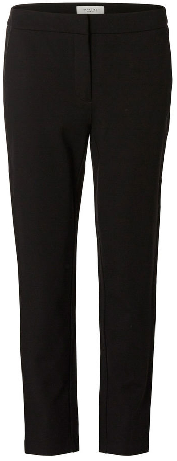 Брюки16054957_Black Брюки16054957_BlackСтильные женские брюки Selected Femme стандартной посадки и зауженного к низу кроя выполнены из вискозы с добавлением нейлона и эластана, что обеспечивает комфорт и удобство при носке. Брюки застегиваются на пуговицу, крючки в поясе и ширинку на застежке-молнии, на поясе имеются шлевки для ремня. Модель дополнена двумя втачными карманами спереди и одним прорезным карманом-обманкой сзади.