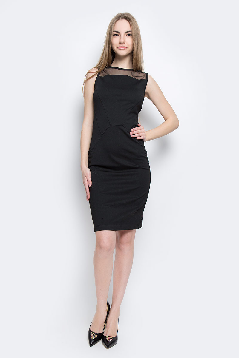ПлатьеJ20J201360_0990 ПлатьеJ20J201360_0990Стильное платье Calvin Klein Jeans изготовлено из полиэстера с добавлением вискозы и эластана. Верх модели оформлен вставкой из сетчатого материала. Модель-миди с круглым вырезом горловины и без рукавов застегивается на металлическую застежку-молнию, расположенную на спинке.