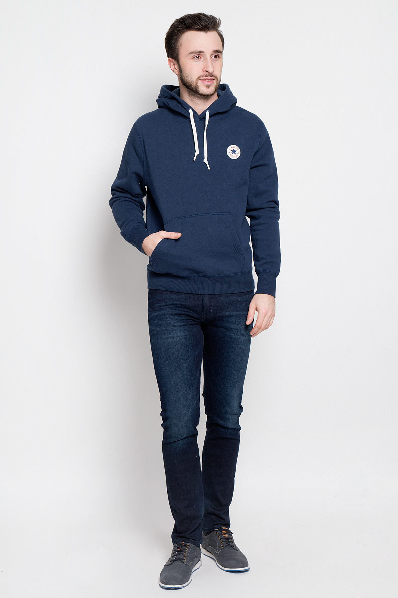 Толстовка10002132035 Толстовка10002132035Мужская толстовка Converse Core Popover с длинными рукавами и капюшоном изготовлена из хлопка с добавлением полиэстера. Толстовка имеет комфортные плоские швы. Объем капюшона регулируется при помощи шнурка-кулиски. Модель дополнена накладным карманом-кенгуру спереди.