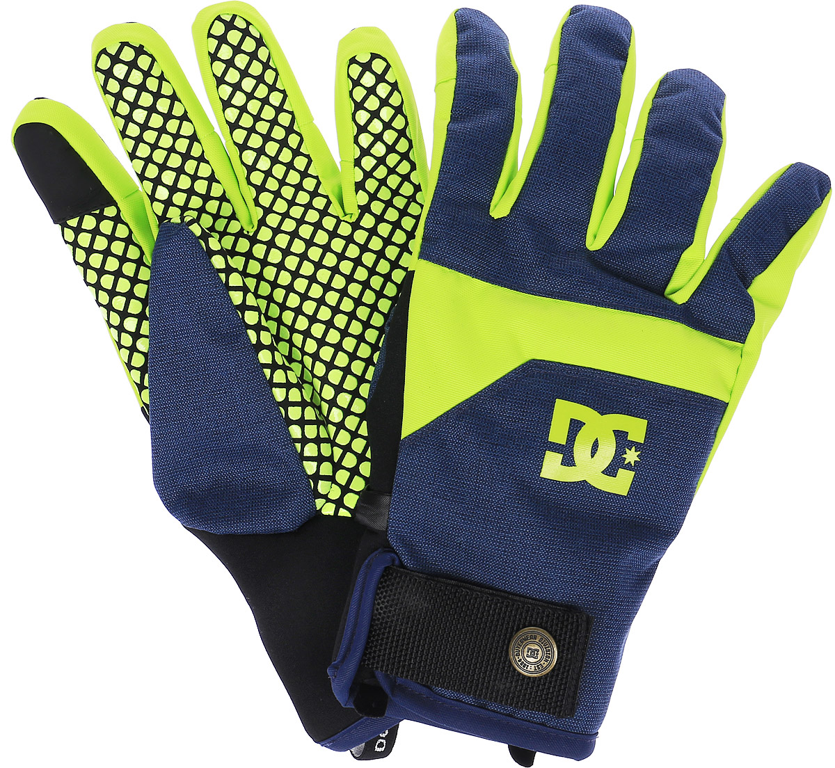 ПерчаткиEDYHN03015-GHA0 ПерчаткиEDYHN03015-GHA0Стильные мужские перчатки DC Shoes Antuco Glove выполнены из высококачественного комбинированного материала, который не пропускает воду. Модель оформлена декоративной прострочкой и принтом с изображением логотипа бренда. Перчатки дополнены эластичными резинками и хлястиками с липучками, которые надежно зафиксируют модель на запястье, не сдавливая его. Внутренняя поверхность выполнена из мягкого утепленного полиэстера. Также перчатки оснащены застежкой-фастексом и специальной нашивкой на указательном пальце для сенсорных экранов.