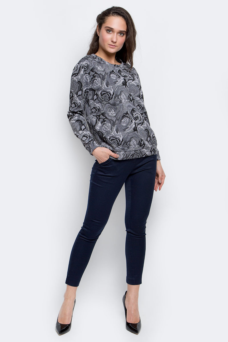 СвитшотSt-113/1091-6343 СвитшотSt-113/1091-6343Стильный женский свитшот Sela Collection изготовлен из полиэстера с добавлением эластана. Модель с круглым вырезом горловины и длинными рукавами оформлена цветочным принтом.