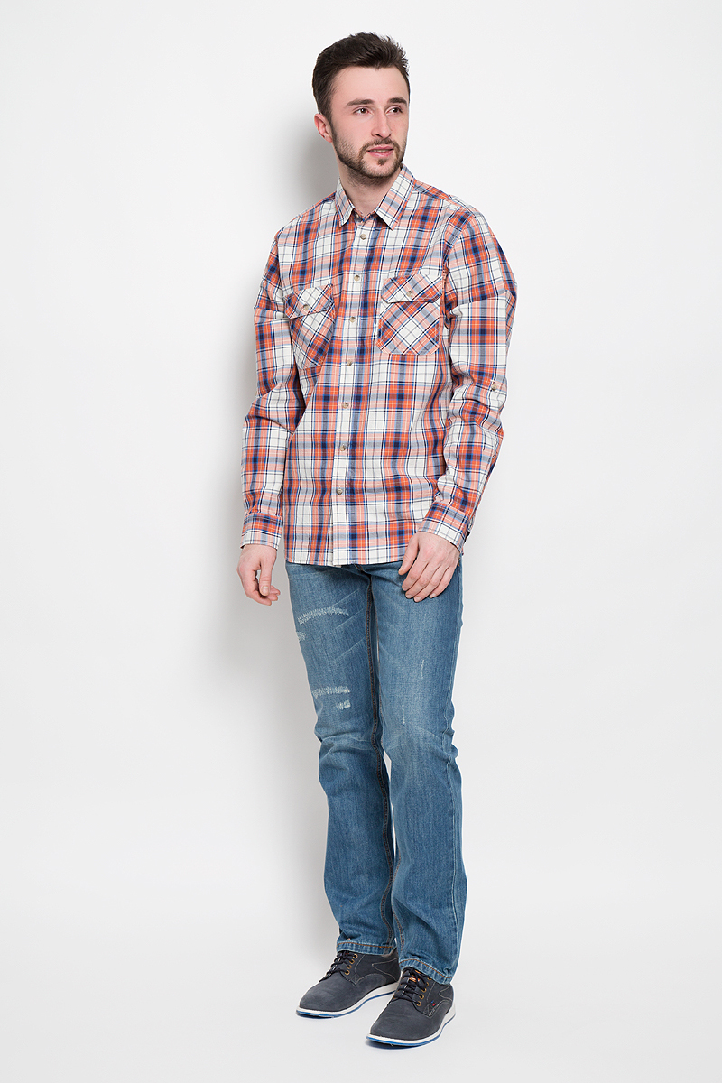 РубашкаH-212/760-7120 РубашкаH-212/760-7120Мужская рубашка Sela Casual Wear выполнена из натурального хлопка. Рубашка с длинными рукавами и отложным воротником застегивается на пуговицы спереди. Манжеты рукавов также застегиваются на пуговицы. Рубашка оформлена принтом в клетку. На груди расположены два накладных карман с клапанами на пуговицах.