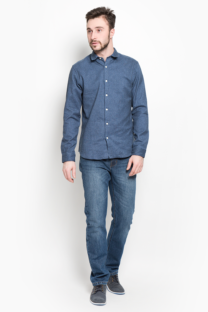 Рубашка16053232_Dark Navy Рубашка16053232_Dark NavyСтильная мужская рубашка Selected Homme изготовлена из высококачественного хлопка. Рубашка с отложным воротником и длинными рукавами застегивается на пуговицы по всей длине. На манжетах и воротнике предусмотрены застежки-пуговицы. Оформлено изделие принтом в мелкую крапинку.