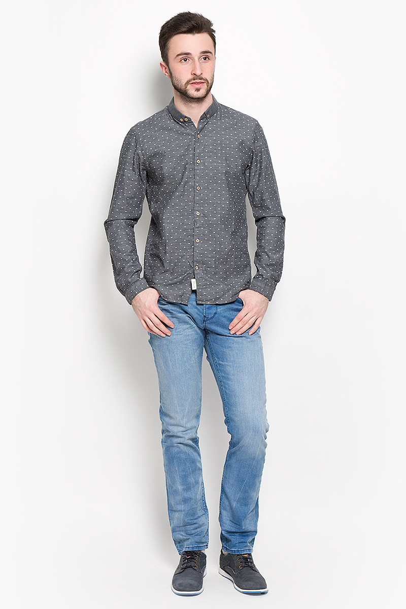 Рубашка2032745.00.12_2801 Рубашка2032745.00.12_2801Мужская рубашка Tom Tailor Denim изготовлена из натурального хлопка. Рубашка с отложным воротником и длинными рукавами застегивается на пуговицы по всей длине. Низ изделия имеет округлую форму.