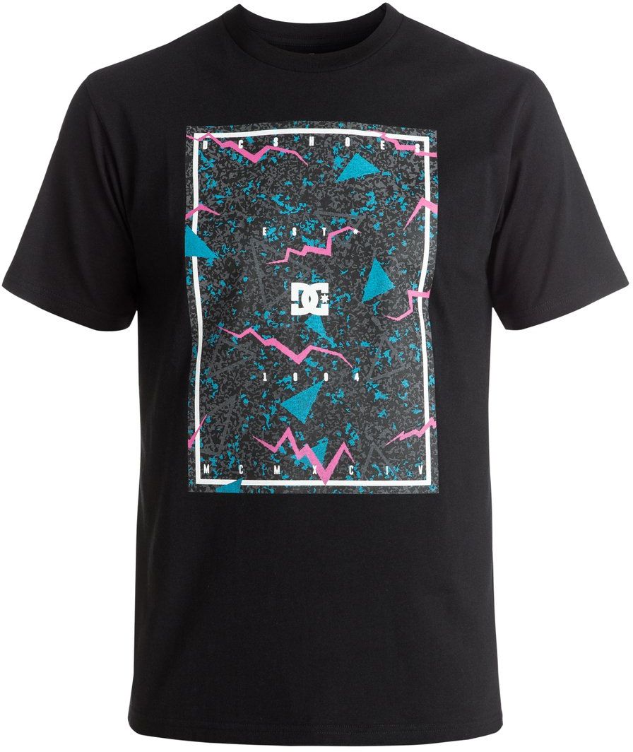 ФутболкаEDYZT03572-KVJ0 ФутболкаEDYZT03572-KVJ0Футболка мужская DC Shoes выполнена из 100% натурального хлопка. Модель классического удобного дизайна имеет круглый вырез горловины и короткие рукава. Графический принт нанесен по щадящей технологии окрашивания ткани.